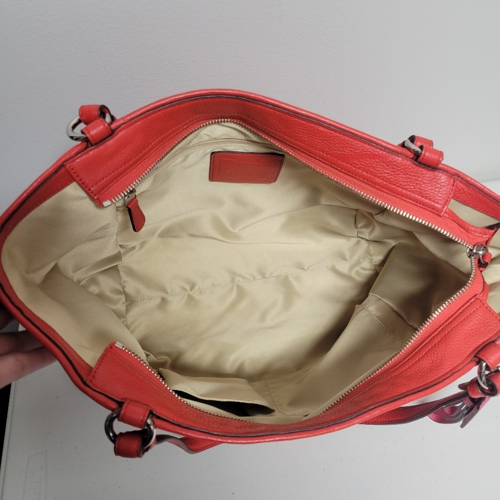 Coach Park Leather Carrie Large Tote Shoulder Bag. - Picture 9 of 16